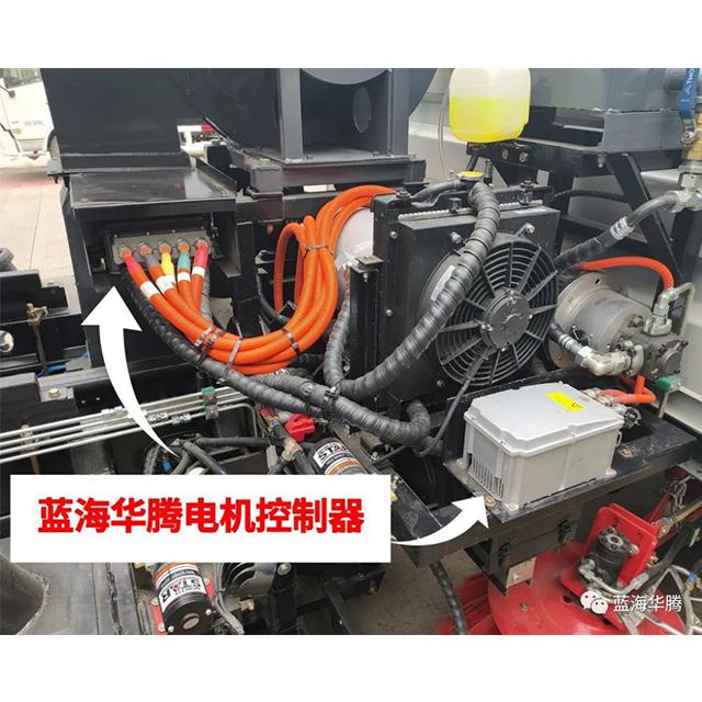 Master drive motor controller for electric vehicle