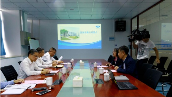 una calurosa bienvenida a los líderes del gobierno en guangming para visitar V&T para investigación y orientación